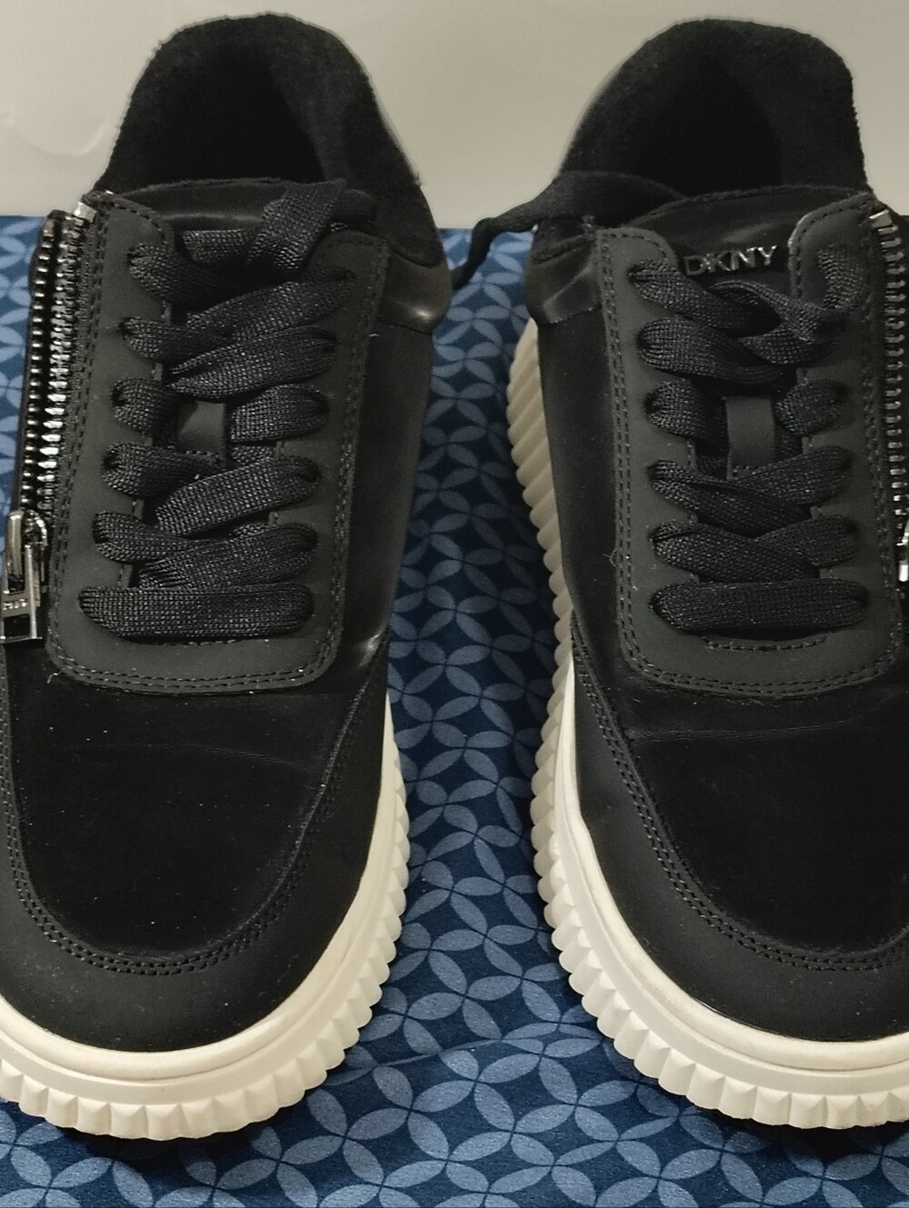 DKNY women's Laurence zip sneakers in black and white Size 10Medium.